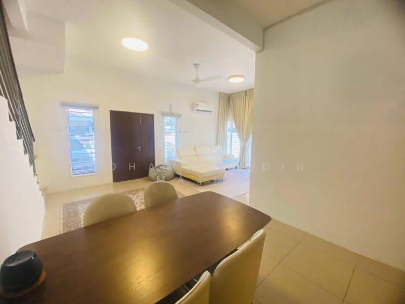 Semi-Detached House for Sale in Taman Desiran Bayu (Puchong) - Mohammad Din Majid - Living Room - PropertyGuru.com.my