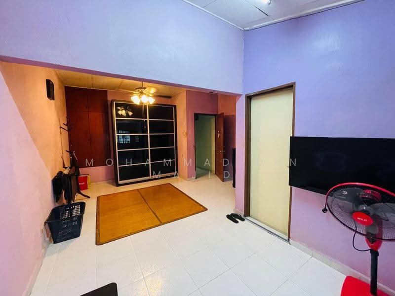 Rumah Teres 2-Tingkat untuk Dijual di Batu Caves (Selangor) - Mohammad Din Majid - Living Room - PropertyGuru.com.my