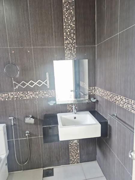 Rumah Berkembar untuk Dijual di D'Kayangan (Shah Alam) - Mohd Zakri Mohd Zamberi - Bathroom - PropertyGuru.com.my