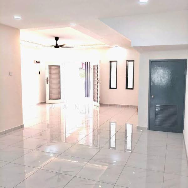 Rumah Teres untuk Dijual di Taman Desa Tebrau (Tebrau) - Wan Ning - Living Room - PropertyGuru.com.my
