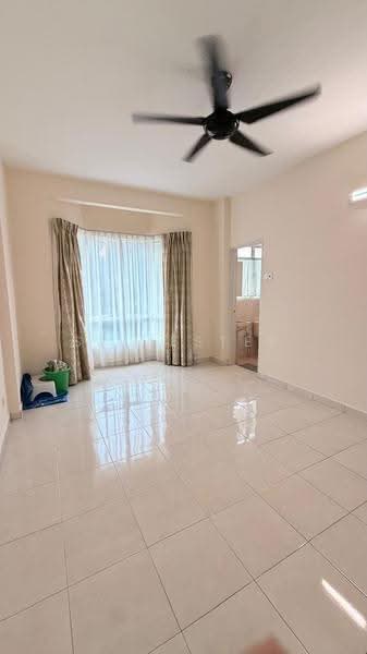 Kondominium untuk Disewa di Regency Heights Condo - Silvester Ti - Living Room - PropertyGuru.com.my