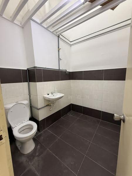 2-storey Terraced House for Rent in Taman Tun Dr Ismail (Kuala Lumpur) - Joey Wong - Bathroom - PropertyGuru.com.my