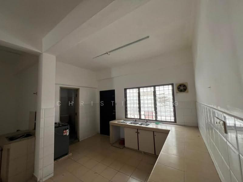 Rumah Teres 2-Tingkat untuk Dijual di Seksyen 17 (Petaling Jaya) - Christine Ng - Kitchen - PropertyGuru.com.my