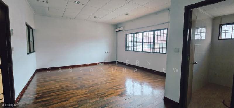 2.5-storey Terraced House for Sale in Bandar Utama (Selangor) - Sue Fern Cassandra Lew - Master Room - PropertyGuru.com.my