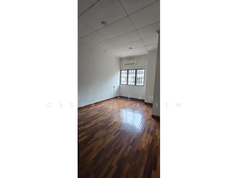 2.5-storey Terraced House for Sale in Bandar Utama (Selangor) - Sue Fern Cassandra Lew - Bedroom - PropertyGuru.com.my