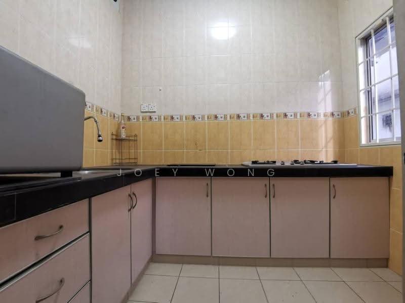 Rumah Teres 2-Tingkat untuk Disewa di Bandar Putra Permai (Seri Kembangan) - Joey Wong - Kitchen - PropertyGuru.com.my