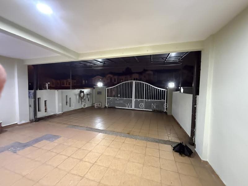Rumah Teres 2-Tingkat untuk Disewa di Bandar Putra Permai (Seri Kembangan) - Joey Wong - Exterior - PropertyGuru.com.my