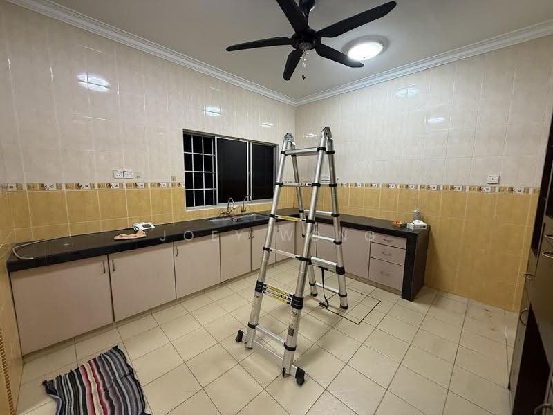 Rumah Teres 2-Tingkat untuk Disewa di Bandar Putra Permai (Seri Kembangan) - Joey Wong - Kitchen - PropertyGuru.com.my