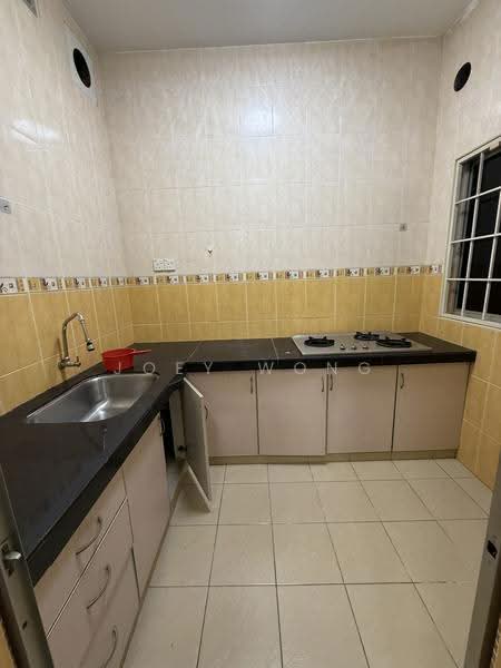 Rumah Teres 2-Tingkat untuk Disewa di Bandar Putra Permai (Seri Kembangan) - Joey Wong - Kitchen - PropertyGuru.com.my