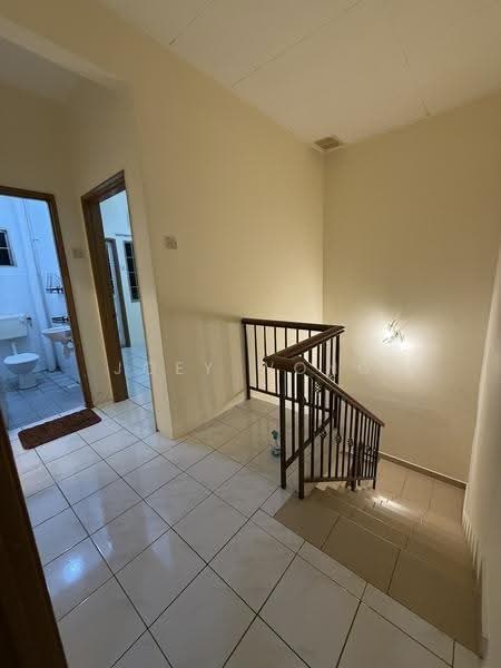 Rumah Teres 2-Tingkat untuk Disewa di Bandar Putra Permai (Seri Kembangan) - Joey Wong - Bathroom - PropertyGuru.com.my