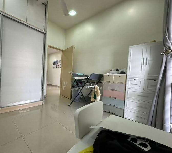 Rumah Berkembar untuk Dijual di Setia Damai (Setia Alam) - Mohd Aizat Saiful Bahri - Bedroom - PropertyGuru.com.my