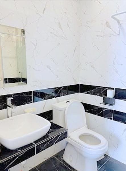 Condominium for Sale at QuayWest Residence - Vincent Ooi - Bathroom - PropertyGuru.com.my