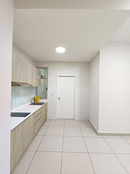 Kediaman Servis untuk Dijual di Meridin Bayvue @ Sierra Perdana - Edward Gan - Kitchen - PropertyGuru.com.my