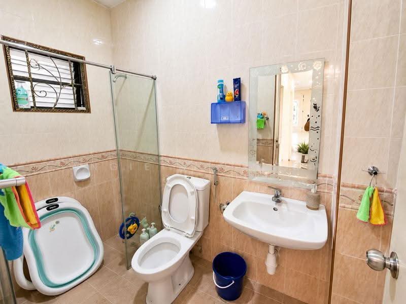 Rumah Berkembar untuk Dijual di Alam Damai (Cheras) - Angie Wong Poh Choo - Bathroom - PropertyGuru.com.my