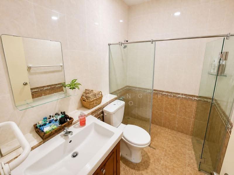 Rumah Berkembar untuk Dijual di Alam Damai (Cheras) - Angie Wong Poh Choo - Bathroom - PropertyGuru.com.my