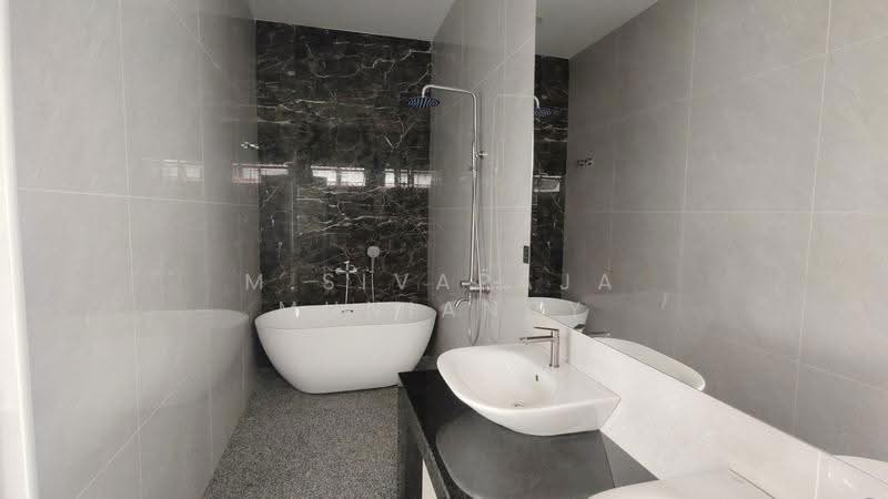 Bungalow House for Sale in Bandar Seri Putra (Bangi) - M.Sivaraja Muniandy - Bathroom - PropertyGuru.com.my