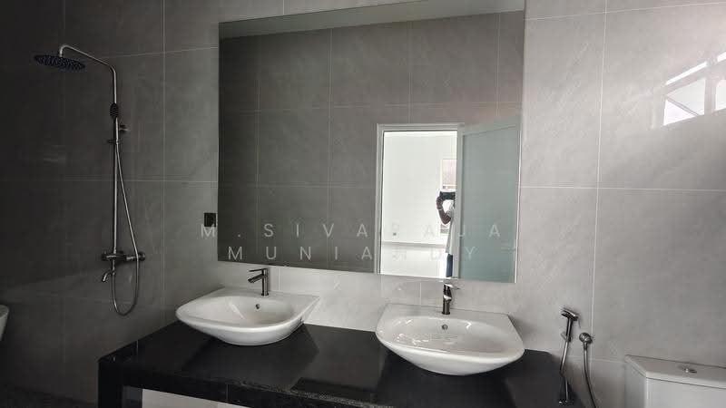 Bungalow House for Sale in Bandar Seri Putra (Bangi) - M.Sivaraja Muniandy - Bathroom - PropertyGuru.com.my