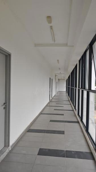 Shop for Rent in Taman Lestari Perdana (Seri Kembangan) - Joey Wong - Corridor - PropertyGuru.com.my