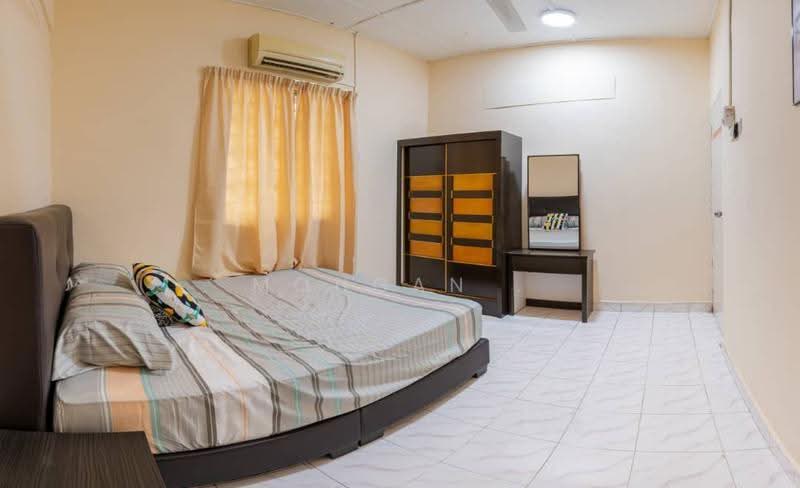 1-storey Terraced House for Sale in Jalan Klang Lama (Old Klang Road) (Kuala Lumpur) - Mohgan . - Bedroom - PropertyGuru.com.my