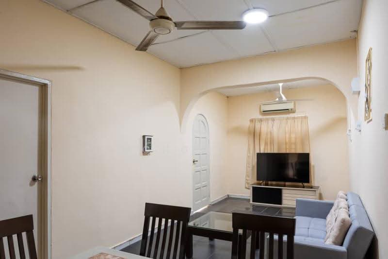 1-storey Terraced House for Sale in Jalan Klang Lama (Old Klang Road) (Kuala Lumpur) - Mohgan . - Living Room - PropertyGuru.com.my
