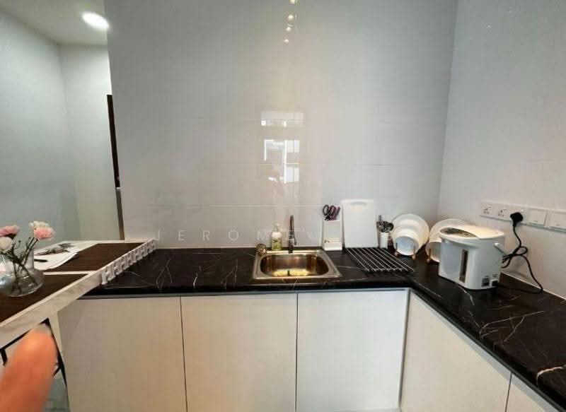 Kondominium untuk Disewa di Queens Residences Q2 @ Queens Waterfront - Jerome Eng - Kitchen - PropertyGuru.com.my