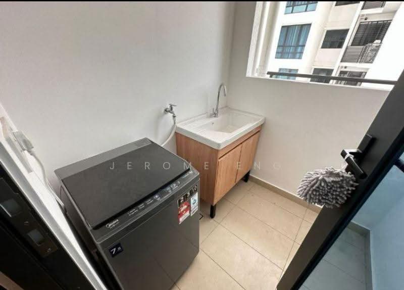 Kondominium untuk Disewa di Queens Residences Q2 @ Queens Waterfront - Jerome Eng - Balcony - PropertyGuru.com.my