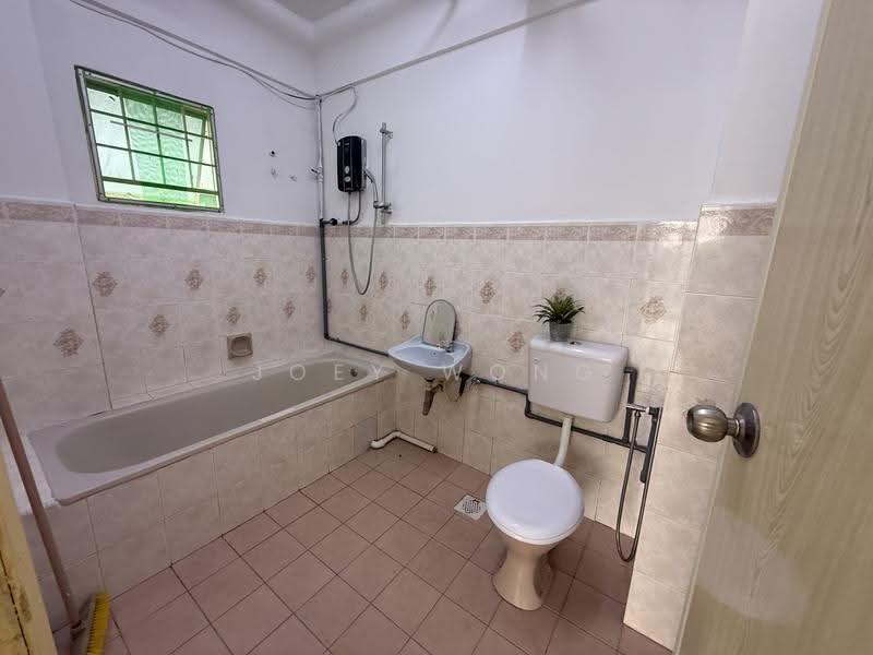 Condominium for Rent at Subang Ville Aman Luxury Condominiums - Joey Wong - Bathroom - PropertyGuru.com.my