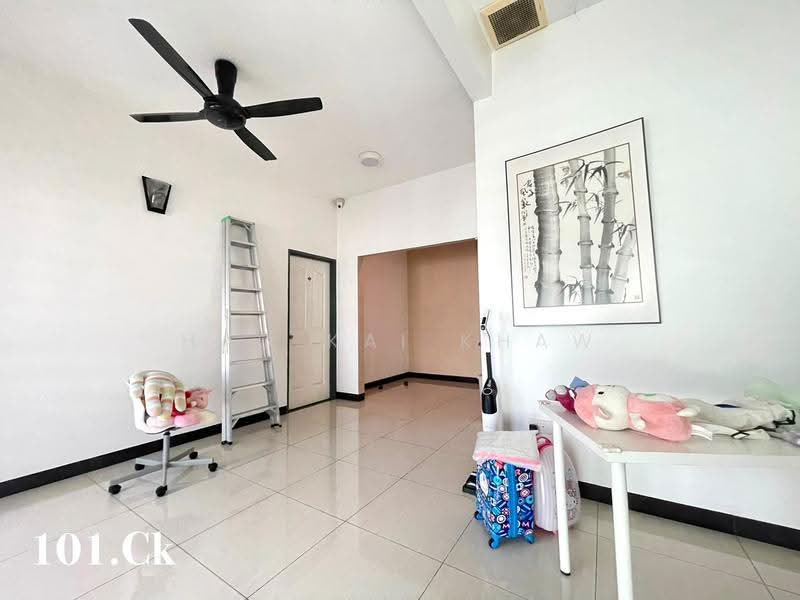 Rumah Berkembar untuk Dijual di Banting (Banting) - Hao Kai Khaw - Living Room - PropertyGuru.com.my