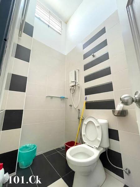 Rumah Berkembar untuk Dijual di Banting (Banting) - Hao Kai Khaw - Bathroom - PropertyGuru.com.my