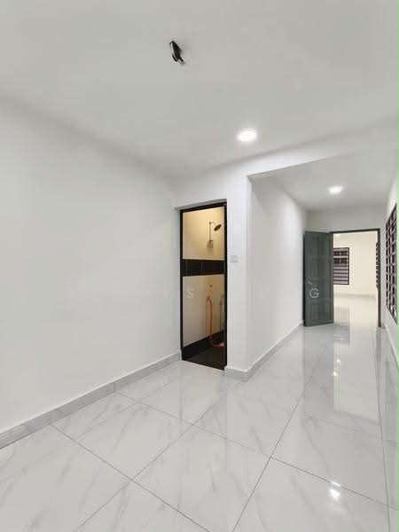 1-storey Terraced House for Sale in Taman Johor Jaya (Johor Bahru) - Gladys Wong - Corridor - PropertyGuru.com.my