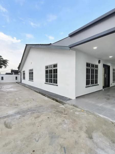 1-storey Terraced House for Sale in Taman Johor Jaya (Johor Bahru) - Gladys Wong - Exterior - PropertyGuru.com.my