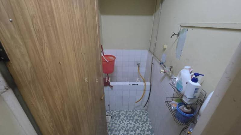 1-storey Terraced House for Sale in Taman Kok Lian (Jalan Kuching) - Ken Lai - Bathroom - PropertyGuru.com.my