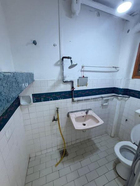 Rumah Teres 2-Tingkat untuk Disewa di Sri Petaling (Kuala Lumpur) - Seow Ling Tan - Bathroom - PropertyGuru.com.my