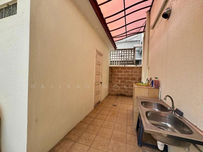 Rumah Berkembar untuk Dijual di Bukit Jelutong (Shah Alam) - Najihah Mokhtar - Exterior - PropertyGuru.com.my