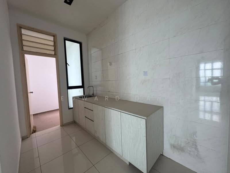 Kediaman Servis untuk Dijual di D'Summit Residences - Edward Gan - Kitchen - PropertyGuru.com.my