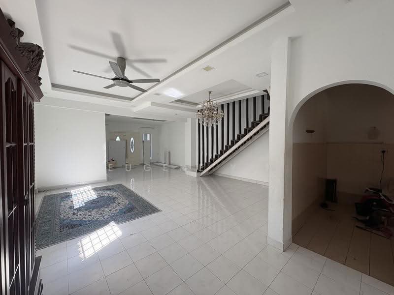 Rumah Teres 2.5-Tingkat untuk Dijual di Seri Kembangan (Selangor) - Eugene Yap - Living Room - PropertyGuru.com.my