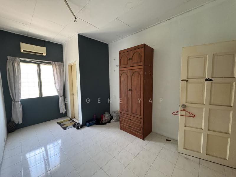Rumah Teres 2.5-Tingkat untuk Dijual di Seri Kembangan (Selangor) - Eugene Yap - Bedroom - PropertyGuru.com.my