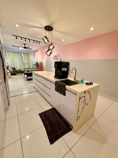 Kediaman Servis untuk Dijual di Southkey Mosaic - Zoey Lee - Kitchen - PropertyGuru.com.my