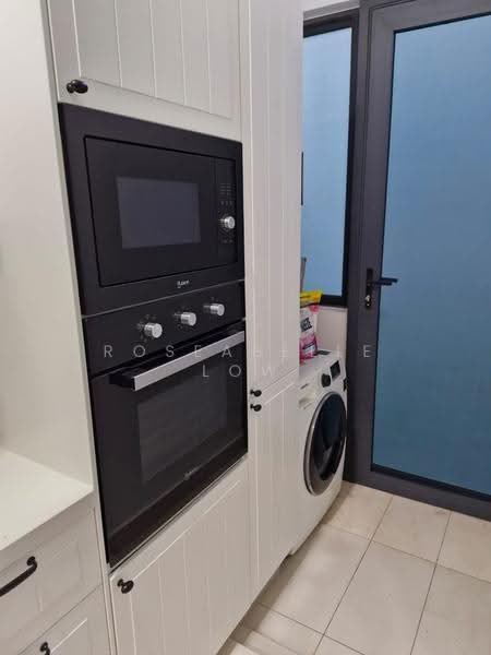 Semi-Detached House for Rent in Lepironia Gardens (Cyberjaya) - Roseabelle Low - Kitchen - PropertyGuru.com.my