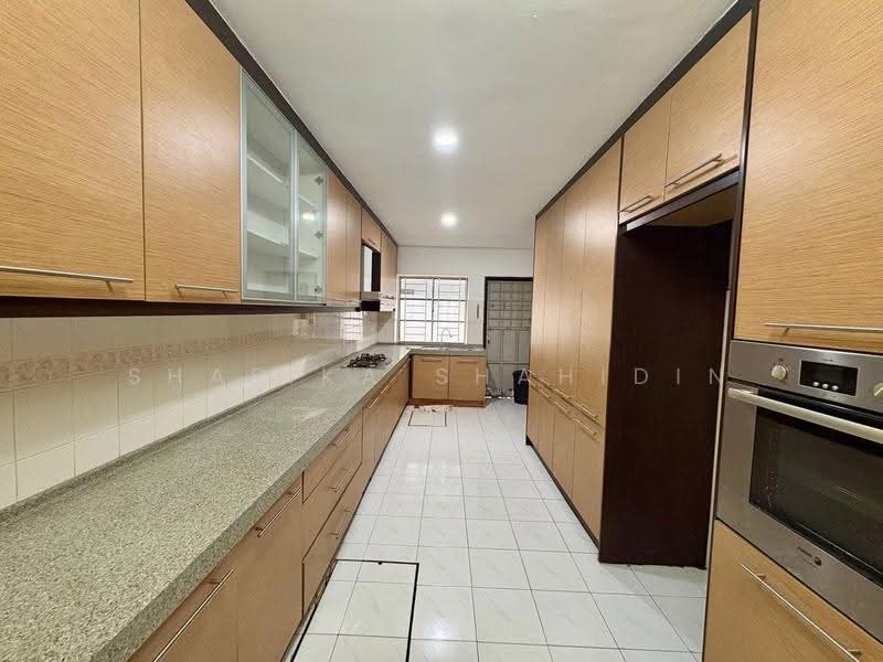 2-storey Terraced House for Sale in Seksyen 4 (Shah Alam) - Shafika Shahidin - Kitchen - PropertyGuru.com.my