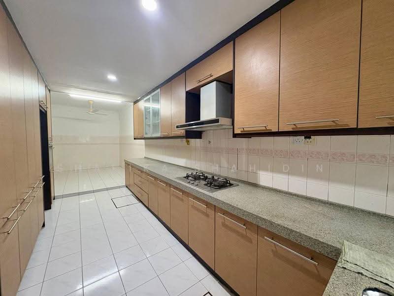 2-storey Terraced House for Sale in Seksyen 4 (Shah Alam) - Shafika Shahidin - Kitchen - PropertyGuru.com.my