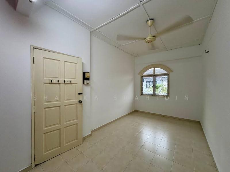 2-storey Terraced House for Sale in Seksyen 4 (Shah Alam) - Shafika Shahidin - Interior - PropertyGuru.com.my