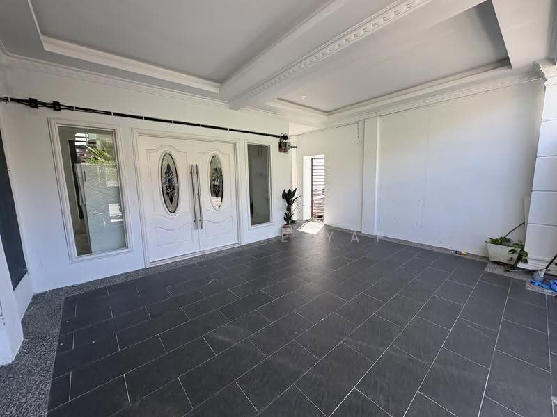 Semi-Detached House for Sale in Balakong (Selangor) - Eugene Yap - Entrance - PropertyGuru.com.my