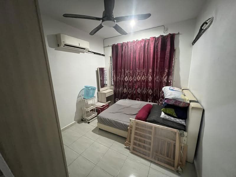 Rumah Teres untuk Dijual di Taman Setia (Alor Setar) - Syed Redho - Bedroom - PropertyGuru.com.my