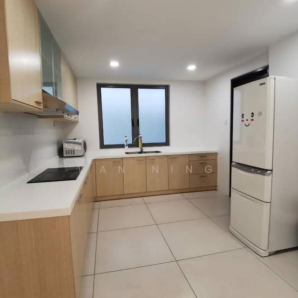 Pangsapuri untuk Dijual di Molek Pine 3 - Wan Ning - PropertyGuru.com.my