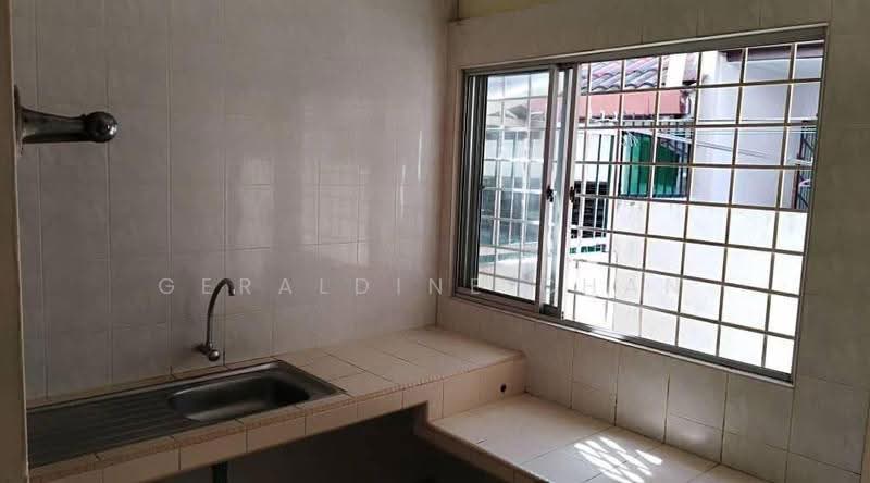 2-storey Terraced House for Rent in Taman Gembira (Jalan Klang Lama (Old Klang Road)) - Geraldine Chan - Kitchen - PropertyGuru.com.my