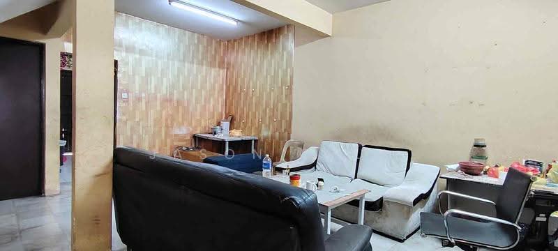 Rumah Teres 2-Tingkat untuk Dijual di Taman Desa Cemerlang (Ulu Tiram) - Jason Chua - Living Room - PropertyGuru.com.my