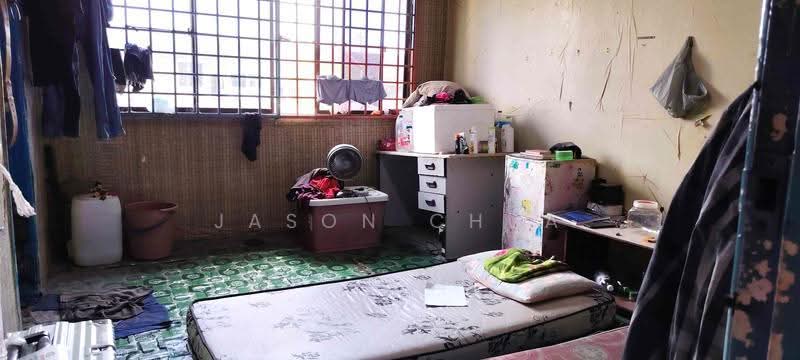 Rumah Teres 2-Tingkat untuk Dijual di Taman Desa Cemerlang (Ulu Tiram) - Jason Chua - Bedroom - PropertyGuru.com.my