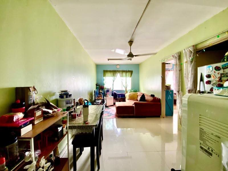 Pangsapuri untuk Dijual di Cendana Apartment - Yasmin Sulaiman - Living Room - PropertyGuru.com.my