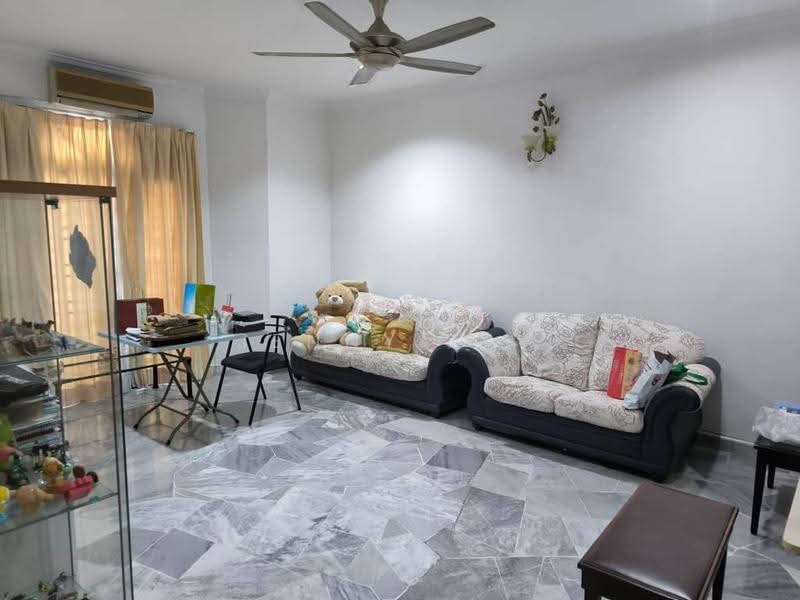 Rumah Berkembar untuk Dijual di Ampang (Selangor) - Jenny Tan - Living Room - PropertyGuru.com.my